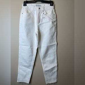 Size 6 Zara white mom fit jeans
